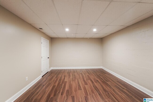 Building Photo - 305 Russet Cove Cir