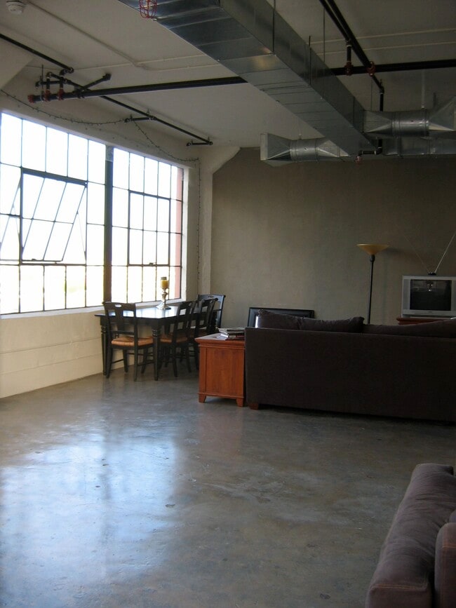 Main room - 315 E 8th St