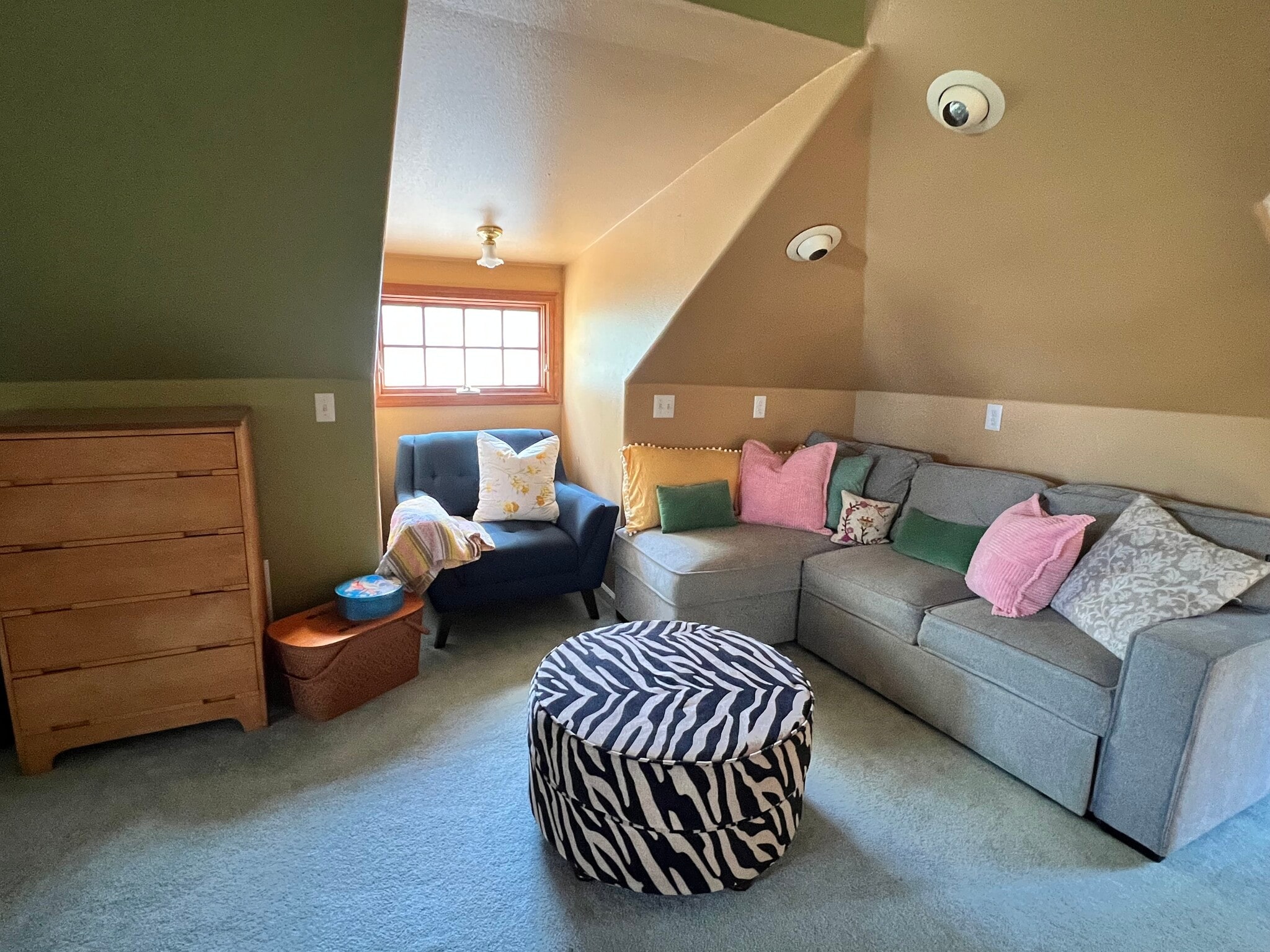 Building Photo - 616 W Mulberry St