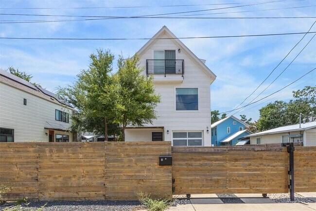 Primary Photo - 1153 Webberville Rd