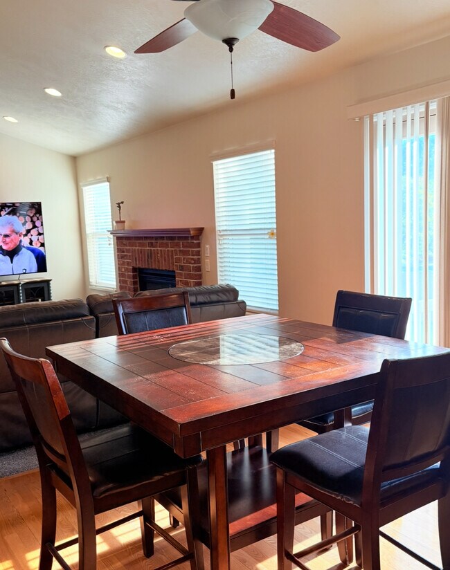 Building Photo - 351 N 1480 E