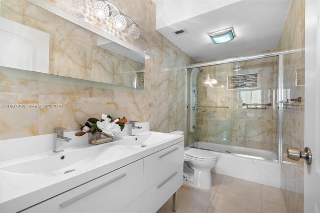 Building Photo - 300 Bayview Dr