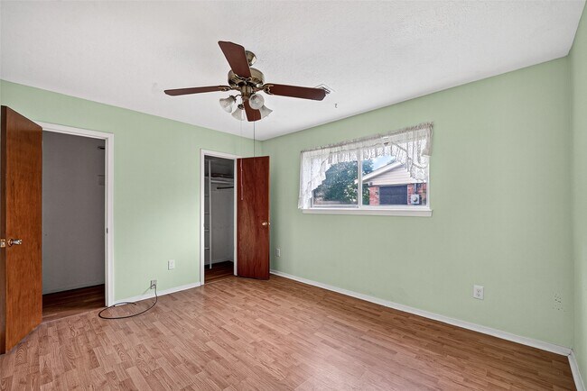 Building Photo - 4701 Crepe Myrtle Ln