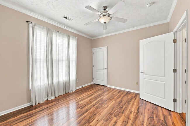 Building Photo - 1320 Kershaw Loop