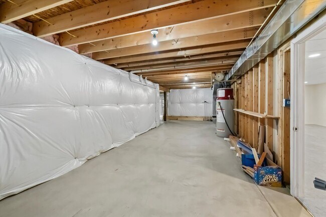 Building Photo - 4107 Lakeview Pkwy