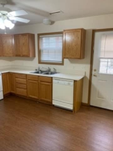 Dishwasher in Kitchen - 405 Franklin St