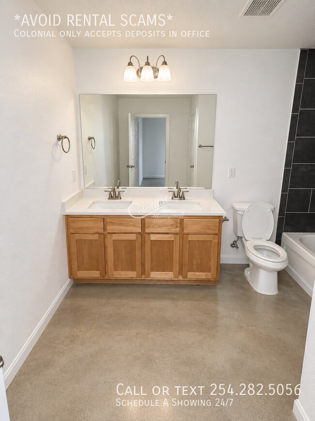 Building Photo - 3111 Stonewall Dr