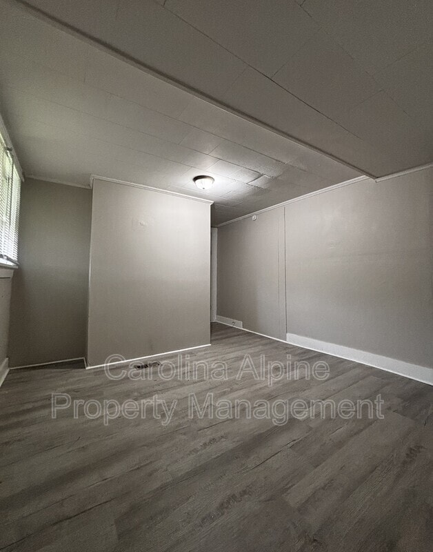 Building Photo - 145 Parrish St