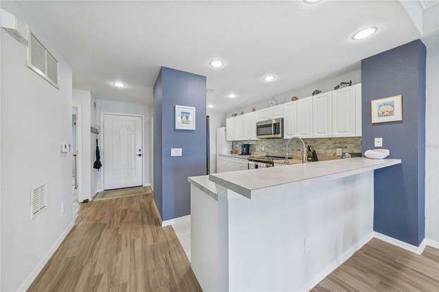 Building Photo - 1315 Saxony Cir
