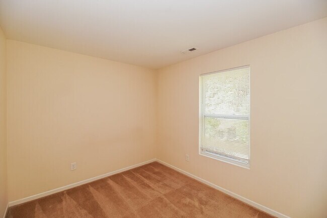 Building Photo - 271 Morning Dew Dr