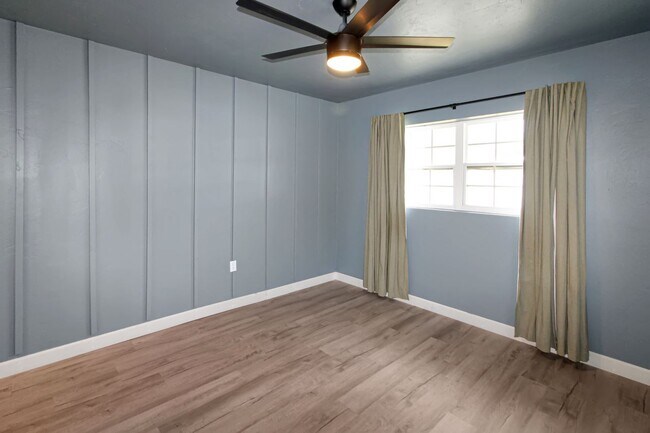 Building Photo - East Gate Annual Home for Rent