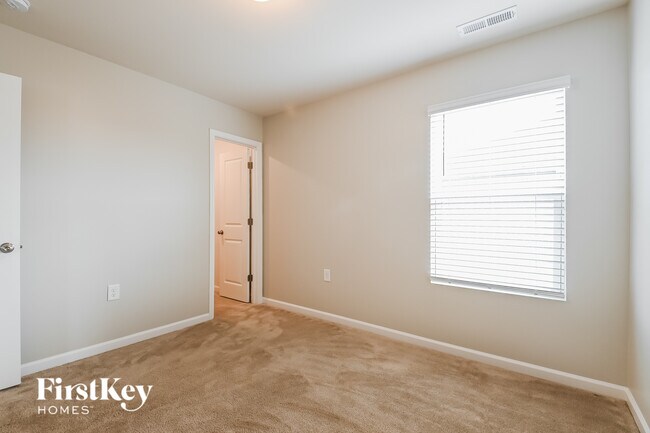 Building Photo - 2114 Attend Xing