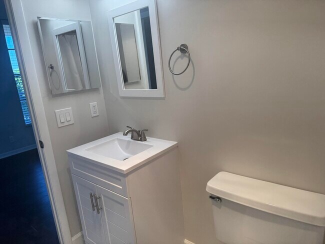 Building Photo - 21 Royal Palm Way