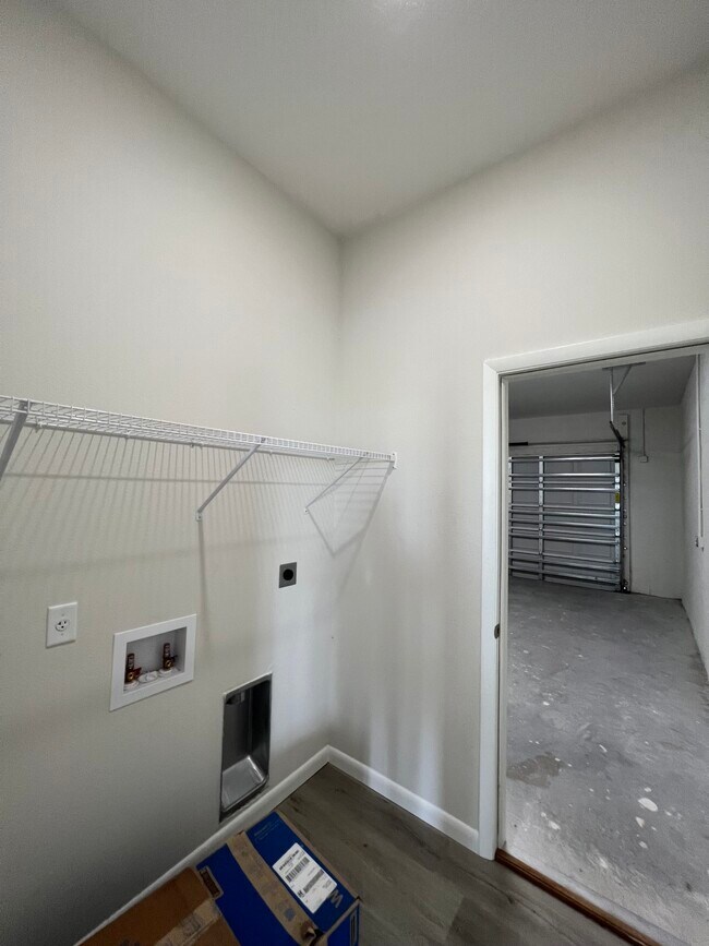 Building Photo - 1025 Jupiter Loop