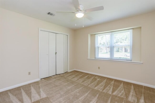 Building Photo - 8215 Wimbledon Ln