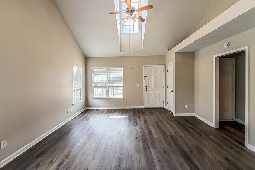 Building Photo - 1202 Elisha Ct