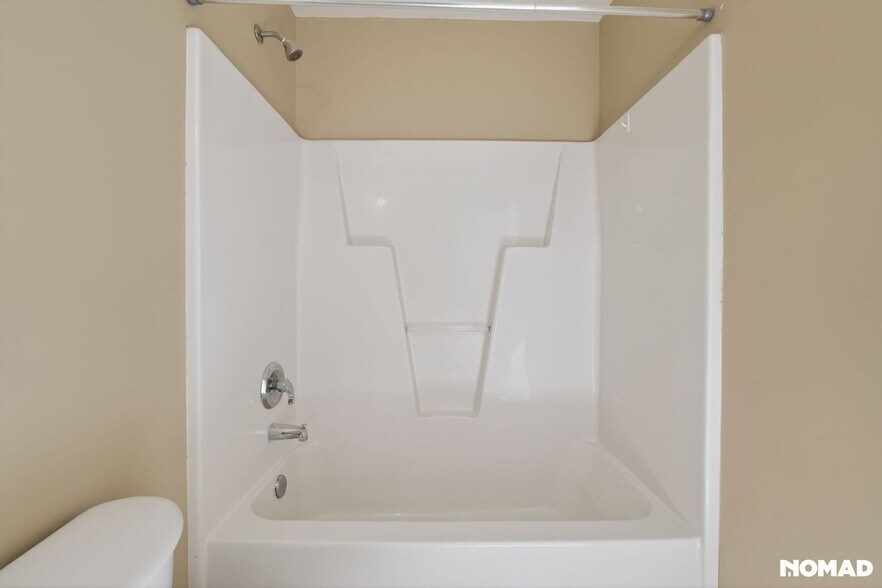 Building Photo - 6319 Sweetbay Dr