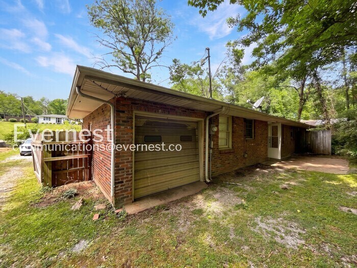 Building Photo - 4908 Briarwood Dr