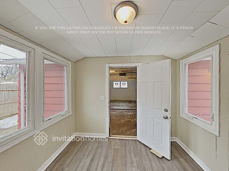 Building Photo - 426 N Ellsworth Ave