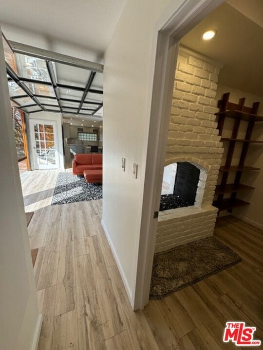 Building Photo - 1636 N Beverly Glen Blvd