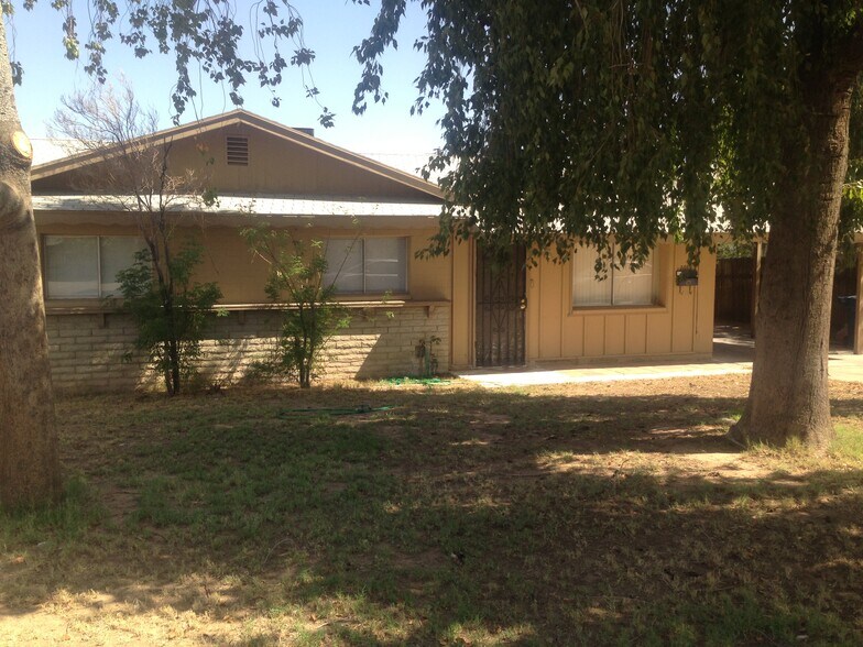 Building Photo - 1018 W 12th Pl