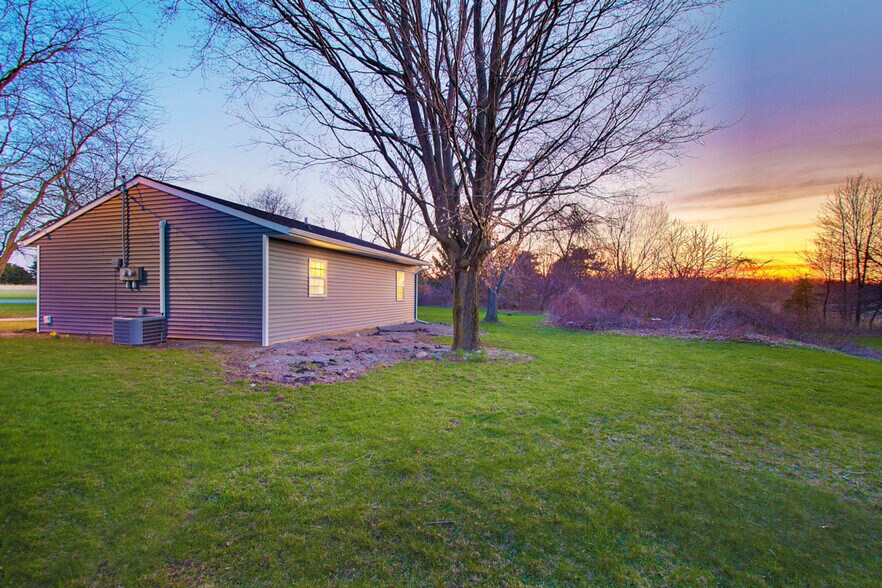 Building Photo - 1610 Cooper Foster Park Rd