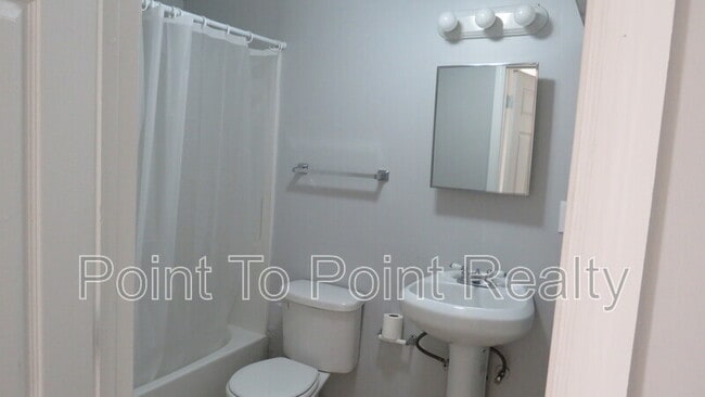 Building Photo - 5347 Baycrest Rd