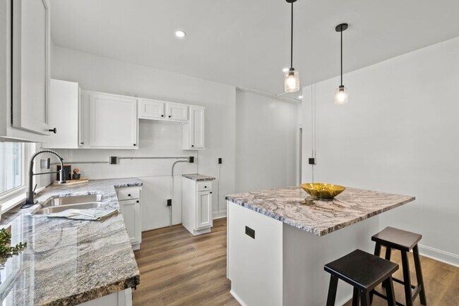 Building Photo - 1308-1310 Mt. Vernon Avenue