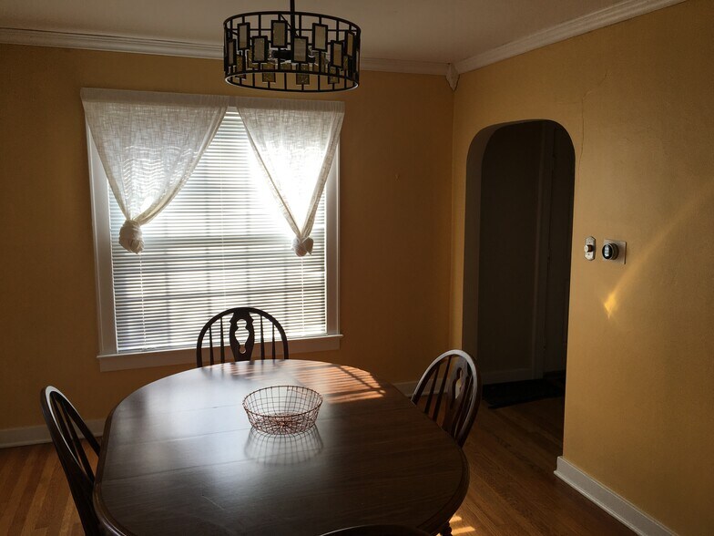 Dining Room - 1304 Dunklin St
