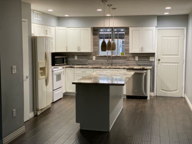 Building Photo - 3331 W Del Monico Ln