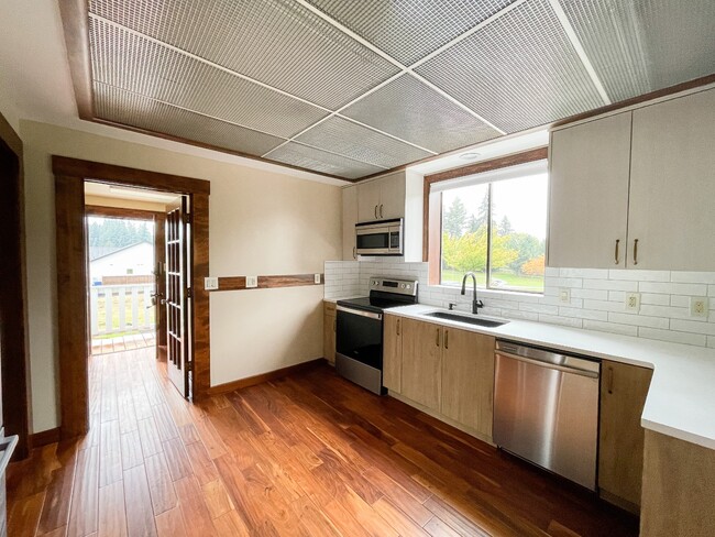 Building Photo - 9905 NE 46th Ct