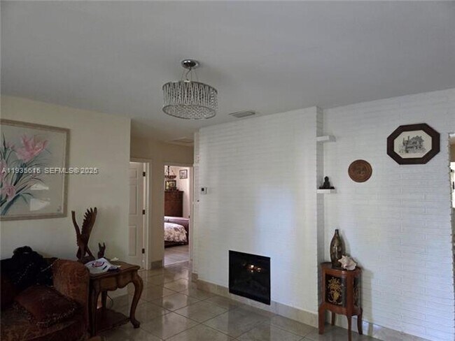 Building Photo - 301 SW 5th St