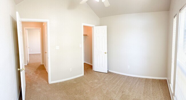 Building Photo - 4506 Mildred Ave