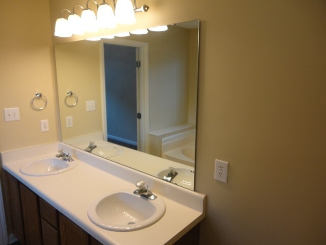 Building Photo - 5408 Botany Bay Dr