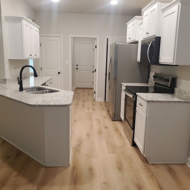 Building Photo - 6195 Clover Ct