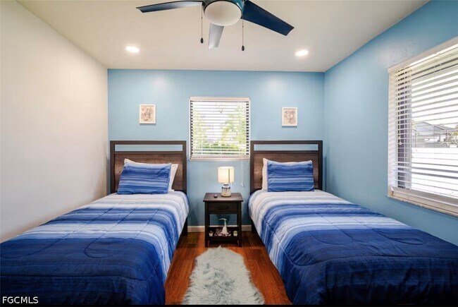 Building Photo - 203 SE 43rd Terrace