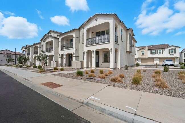 Building Photo - Like Brand New Luxurious Modern 3 Bedroom 2 Bath Townhome in Warner Meadow – Rare Rental Opportun...