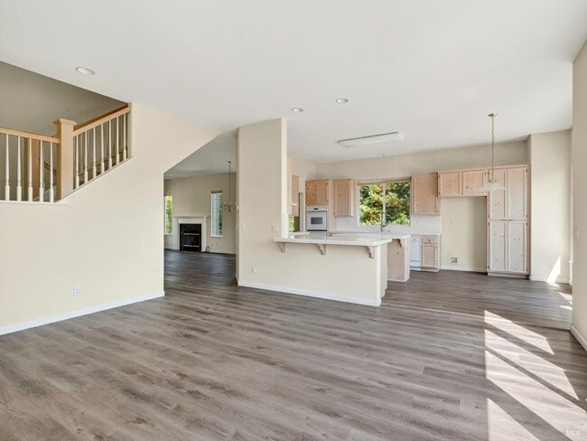 Building Photo - 5794 Owl Hill Ave