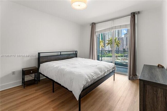 Building Photo - 90 SW 3rd St