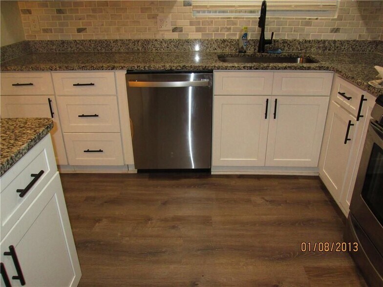 Building Photo - 6712 Ivy Log Dr SW