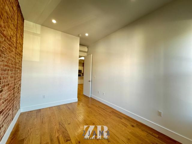 Building Photo - 4 bedroom in BROOKLYN NY 11210