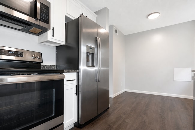 Building Photo - Beautiful 3-Bedroom Home with Private Patio!