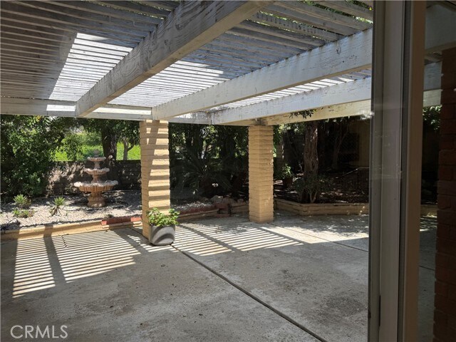 Building Photo - 39 Bethany Dr