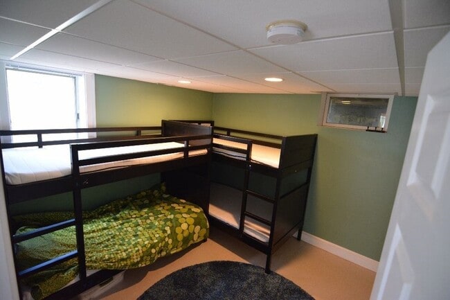 Building Photo - 23 53rd St