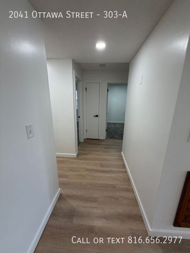 Building Photo - 2041 Ottawa St