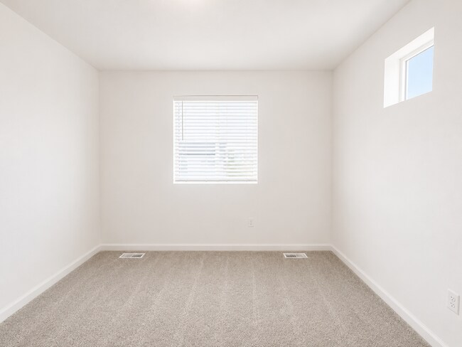 Building Photo - Brand New 2-bed 2-bath End Unit Townhome