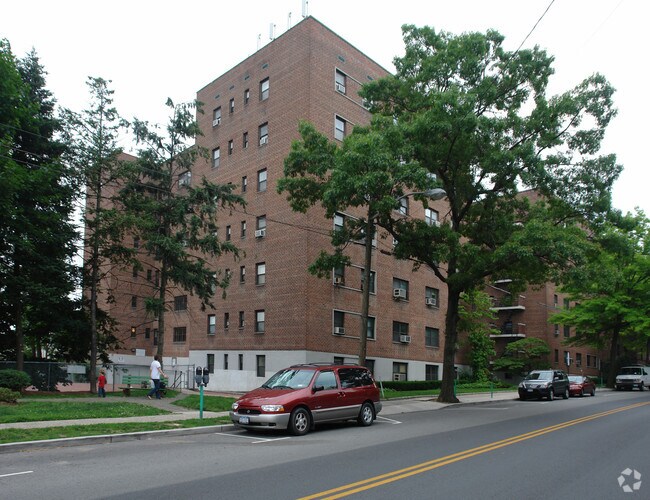 Primary Photo - Overlook Towers
