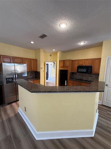 Building Photo - 1704 Bent Brook Dr