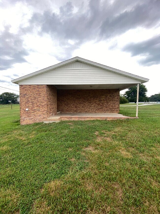 Building Photo - 208 Rosemont Dr