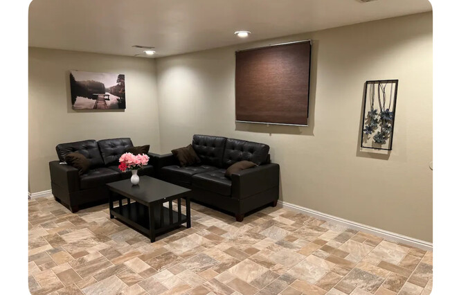 Building Photo - 9568 Mumford Dr